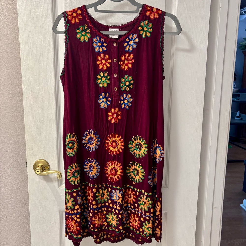 Artsy 90s Embroidered Tie-Dye Rayon Burgundy Sleeveless Boho Tie Back Dress sz L
